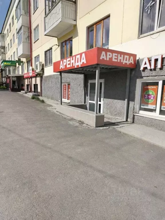 Торговая площадь в Свердловская область, Первоуральск ул. Трубников, ... - Фото 1