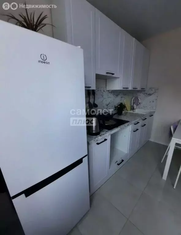 2-комнатная квартира: Туапсе, улица Кириченко, 90 (79 м) - Фото 1