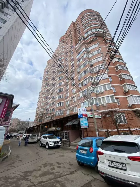 Торговая площадь, услуги, офис 70 кв. м., ремонт, свой вход - Фото 0