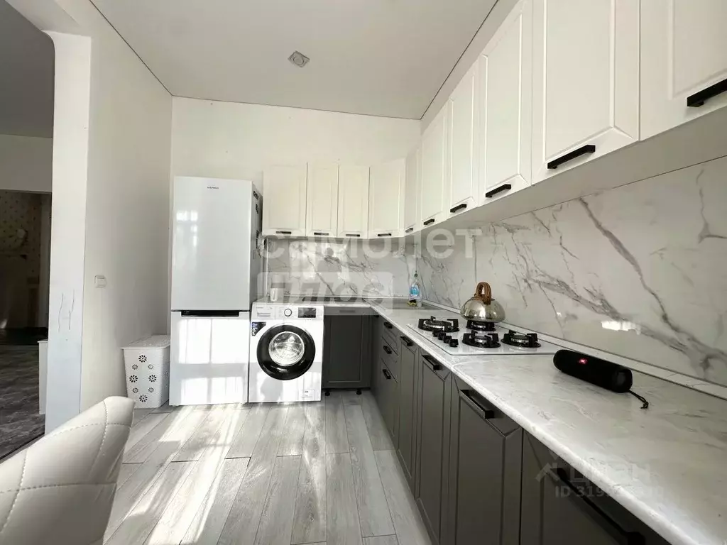 3-к кв. Оренбургская область, Бузулук ул. Маршала Егорова, 40 (78.0 м) - Фото 1