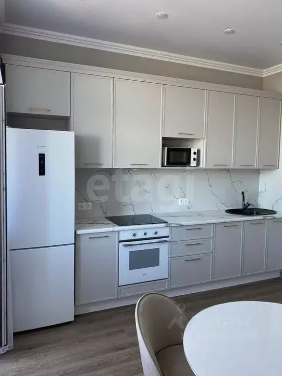 1-к кв. Тюменская область, Тюмень ул. Малыгина, 90 (55.9 м) - Фото 2