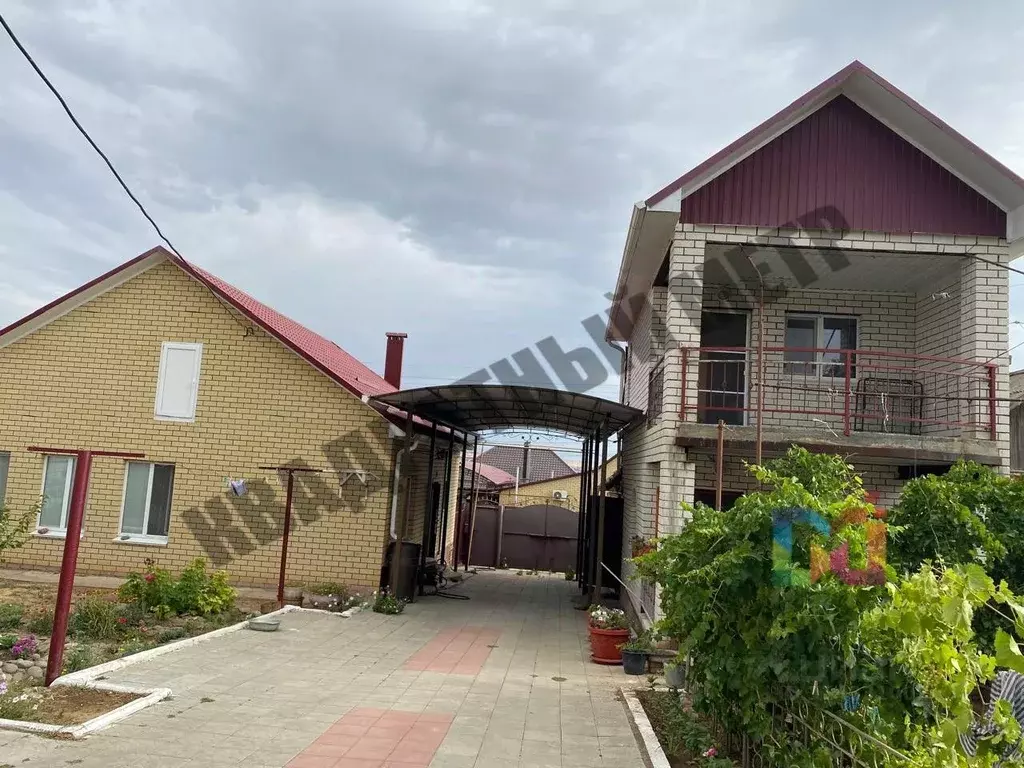 Дом в Калмыкия, Элиста ул. Амур-Санана (71 м) - Фото 0