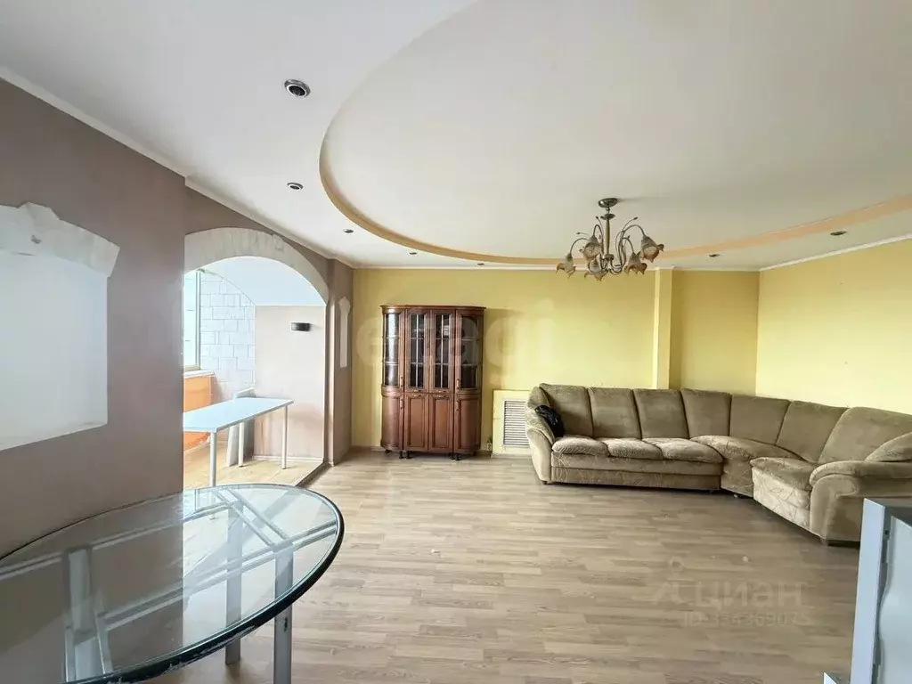 2-к кв. Татарстан, Казань ул. Татарстан, 11 (57.2 м) - Фото 1