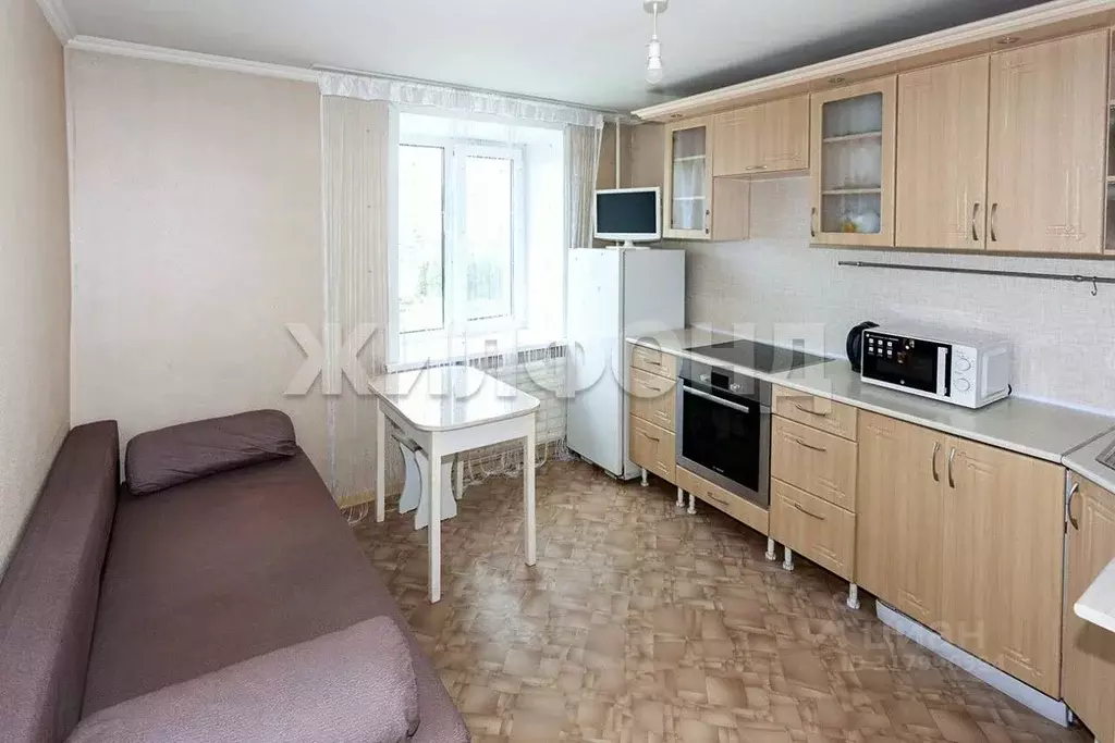 1-к кв. Алтайский край, Барнаул ул. Панфиловцев, 21к2 (33.9 м) - Фото 1