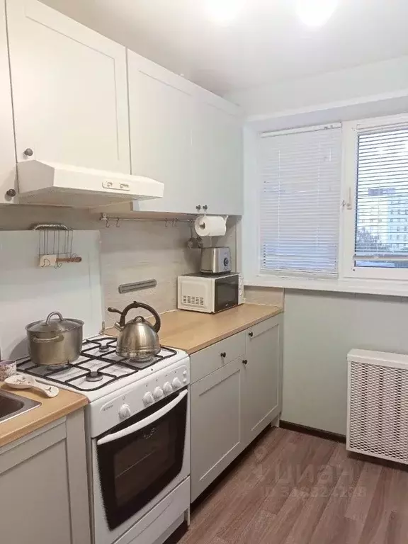 3-к кв. Башкортостан, Уфа ул. 50 лет СССР, 48 (56.1 м) - Фото 0