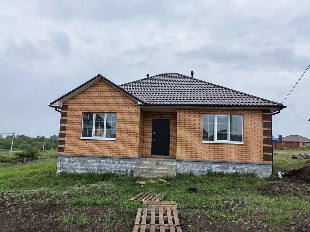 Дом в Белгородская область, Белгородский район, с. Стрелецкое ул. ... - Фото 1