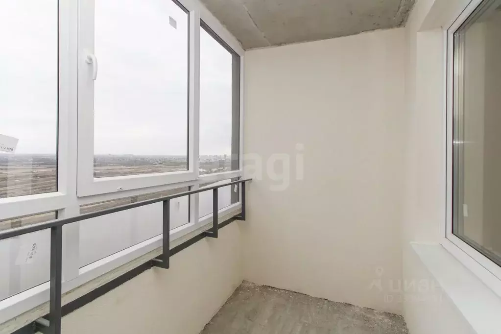 2-к кв. Тюменская область, Тюмень ул. Краснооктябрьская, 6 (65.88 м) - Фото 0