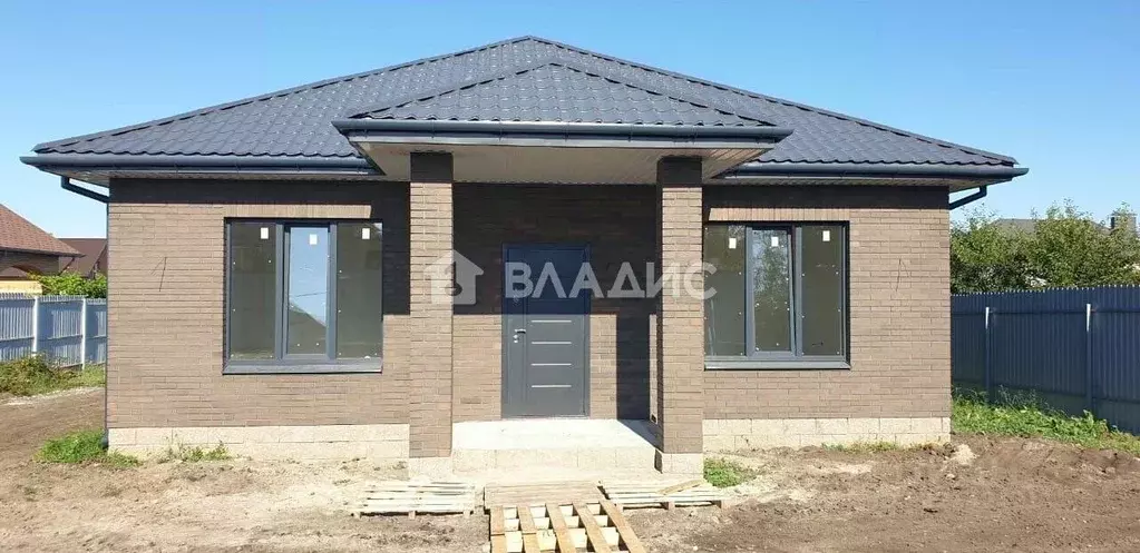 Дом в Белгородская область, Белгородский район, с. Стрелецкое ул. ... - Фото 1