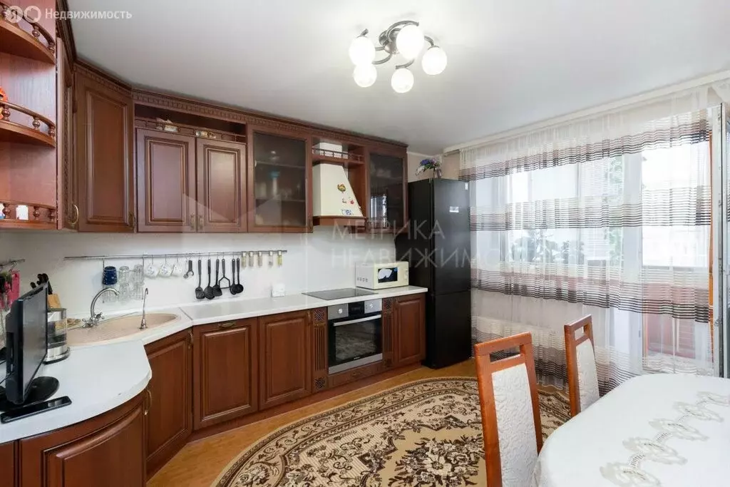 3-комнатная квартира: Тюмень, Ставропольская улица, 1 (93 м) - Фото 1