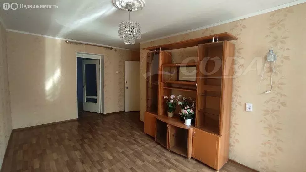3-комнатная квартира: Тюмень, улица Радищева, 27 (67.2 м) - Фото 1