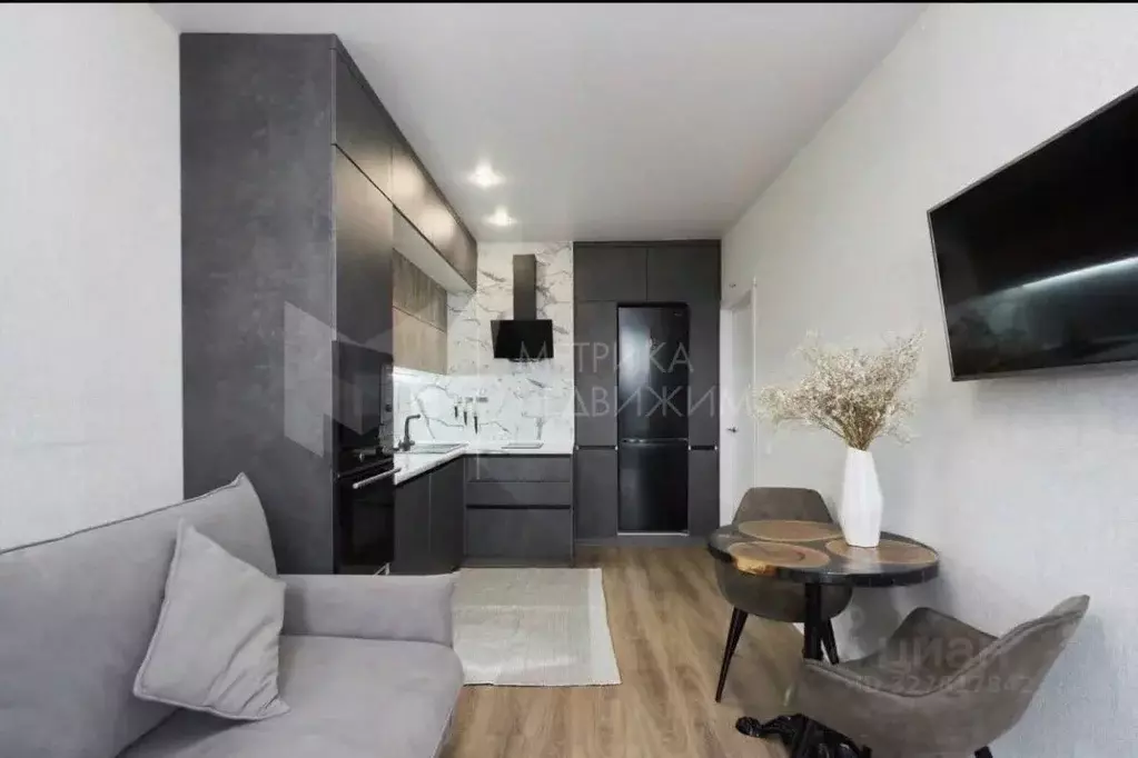 2-к кв. Тюменская область, Тюмень ул. Парада Победы, 9 (59.0 м) - Фото 1