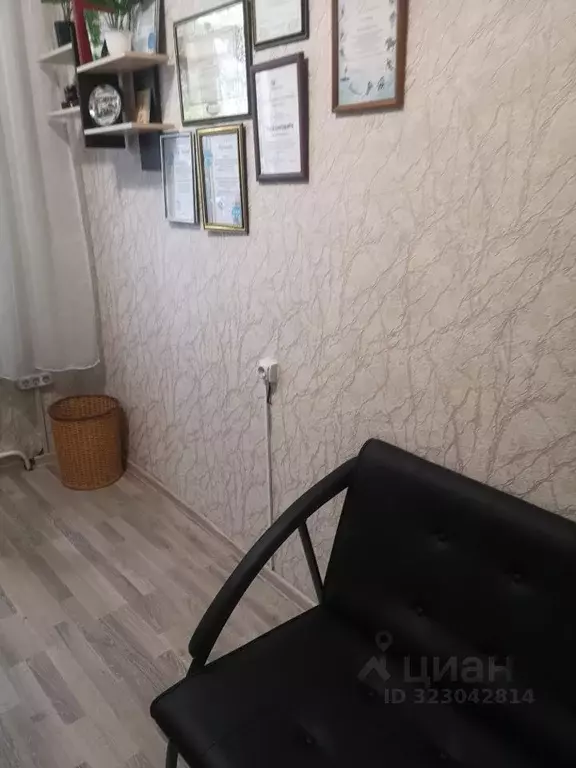 Помещение свободного назначения в Хакасия, Абакан ул. Вяткина, 16 (13 ... - Фото 0