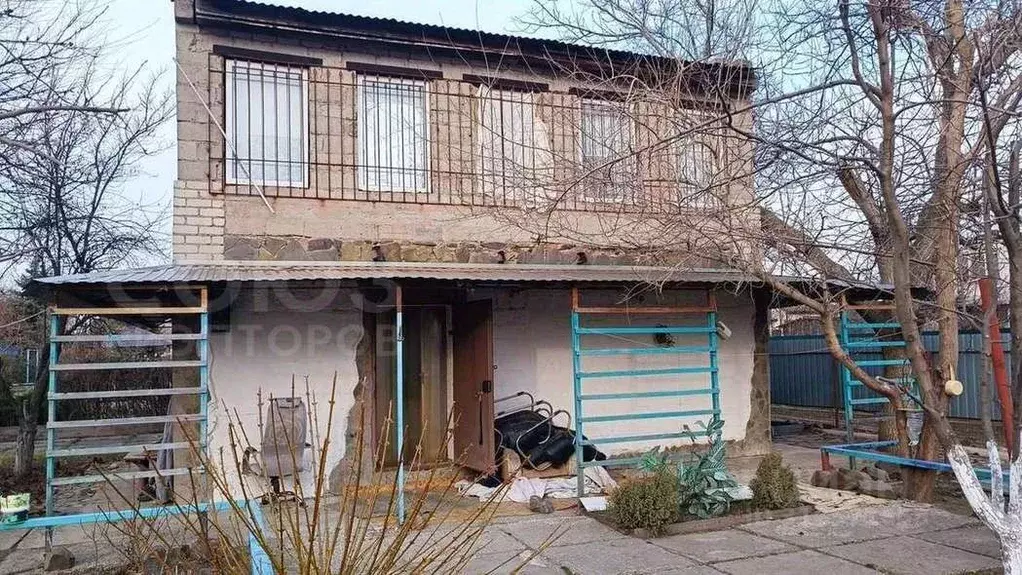Дом в Волгоградская область, Среднеахтубинский район, Краснослободск ... - Фото 1