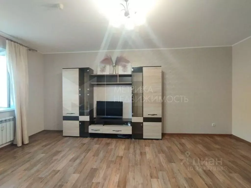 1-к кв. Тюменская область, Тюмень ул. Андрея Бушуева, 4к1 (42.5 м) - Фото 0