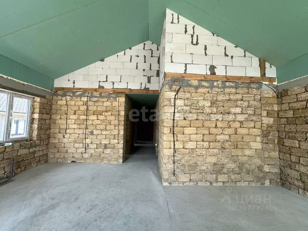 Дом в Крым, Симферопольский район, с. Мирное ул. Радужная, 9 (150 м) - Фото 1