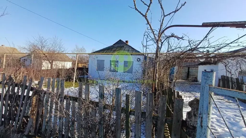 Дом в Крым, Красногвардейский район, Петровское с/пос, с. Красная ... - Фото 1