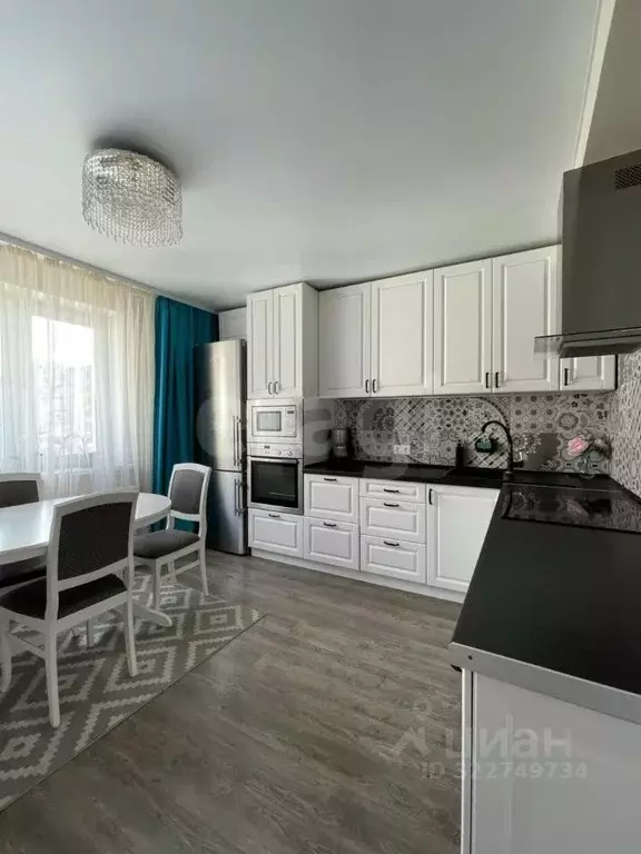 4-к кв. Башкортостан, Уфа ул. Минигали Губайдуллина, 17/3 (82.2 м) - Фото 1