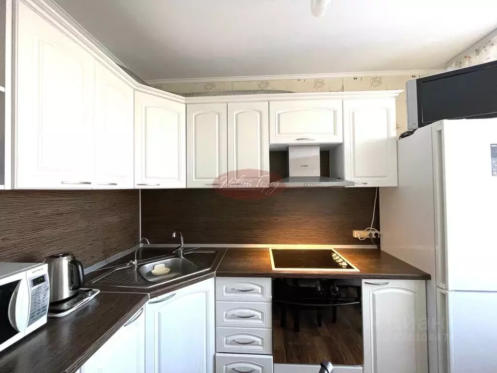 2-к кв. Тюменская область, Тюмень ул. Газовиков, 25 (52.7 м) - Фото 2