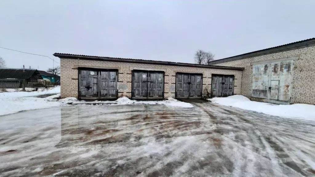 Гараж в Псковская область, Порхов ул. Кузнецова, 39Бс2 (96 м) - Фото 1