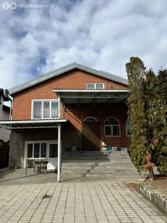 Дом в Майкоп, Майский переулок (240 м) - Фото 1