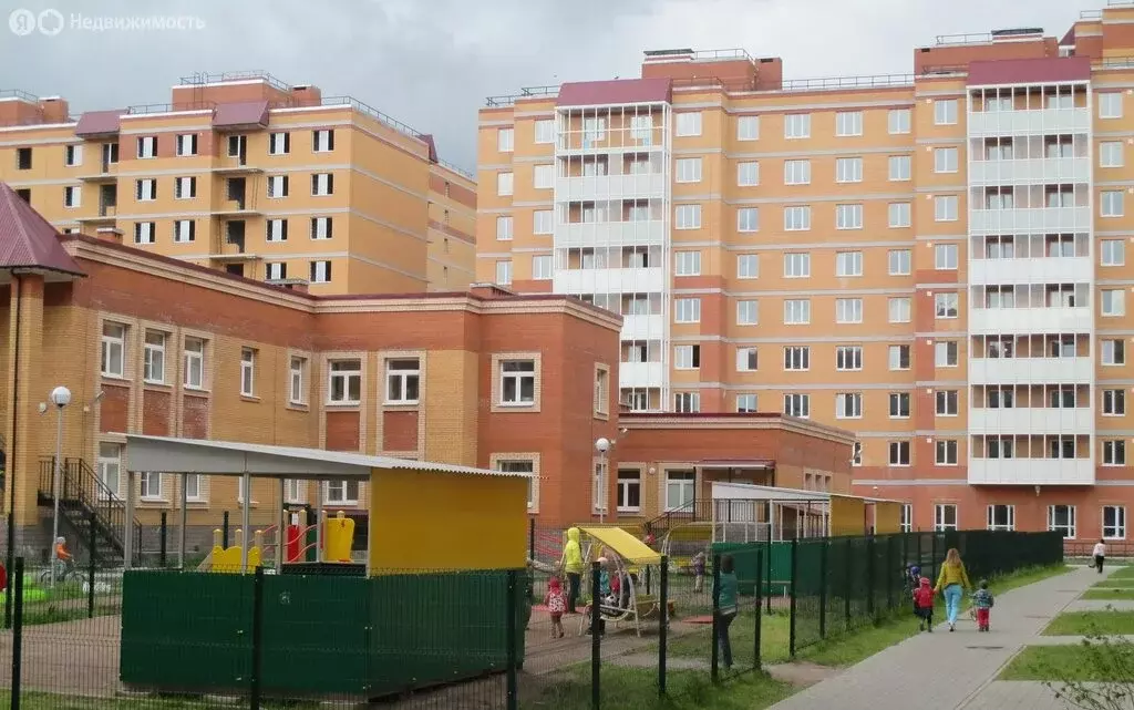 1-комнатная квартира: деревня Малые Колпаны, микрорайон Речной, 4 ... - Фото 2