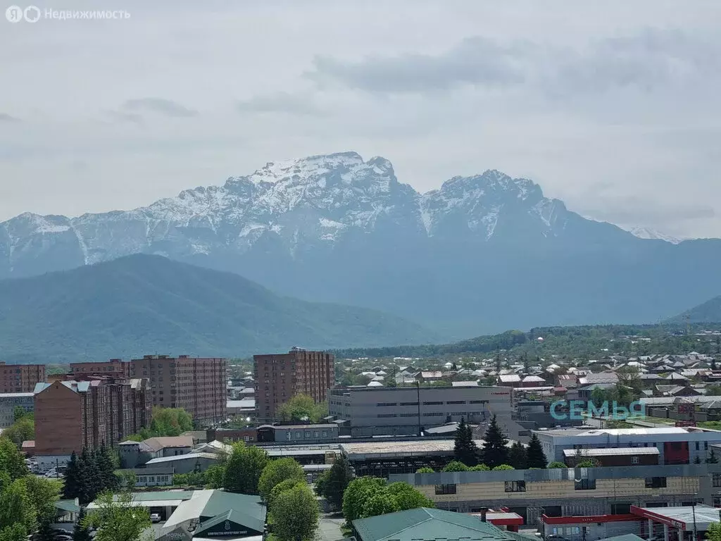 3-комнатная квартира: Владикавказ, улица Гастелло, 71Ак2 (100 м) - Фото 1