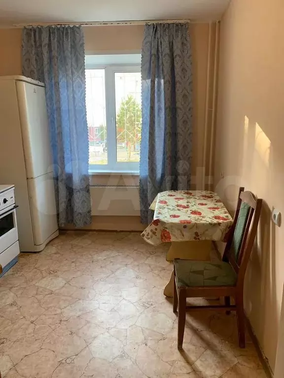 1-к. квартира, 42 м, 1/10 эт. - Фото 1