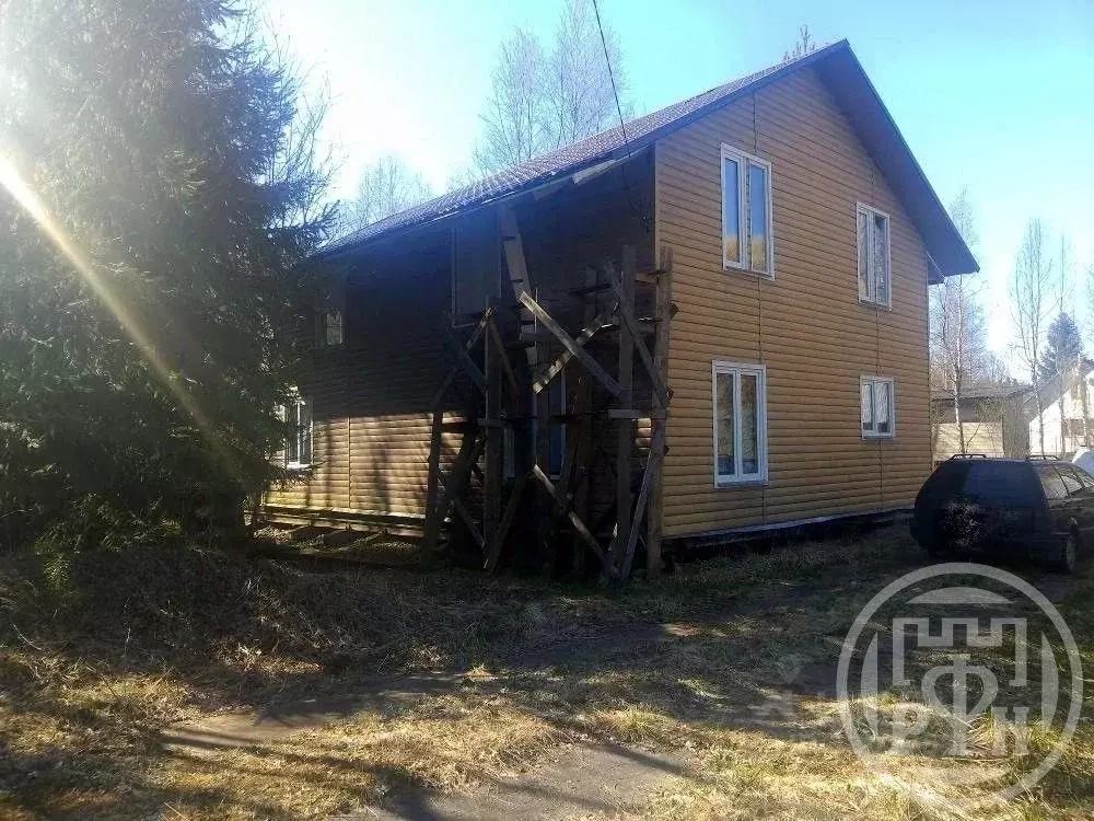 Дом в Ленинградская область, Выборгский район, Рощинское городское ... - Фото 2