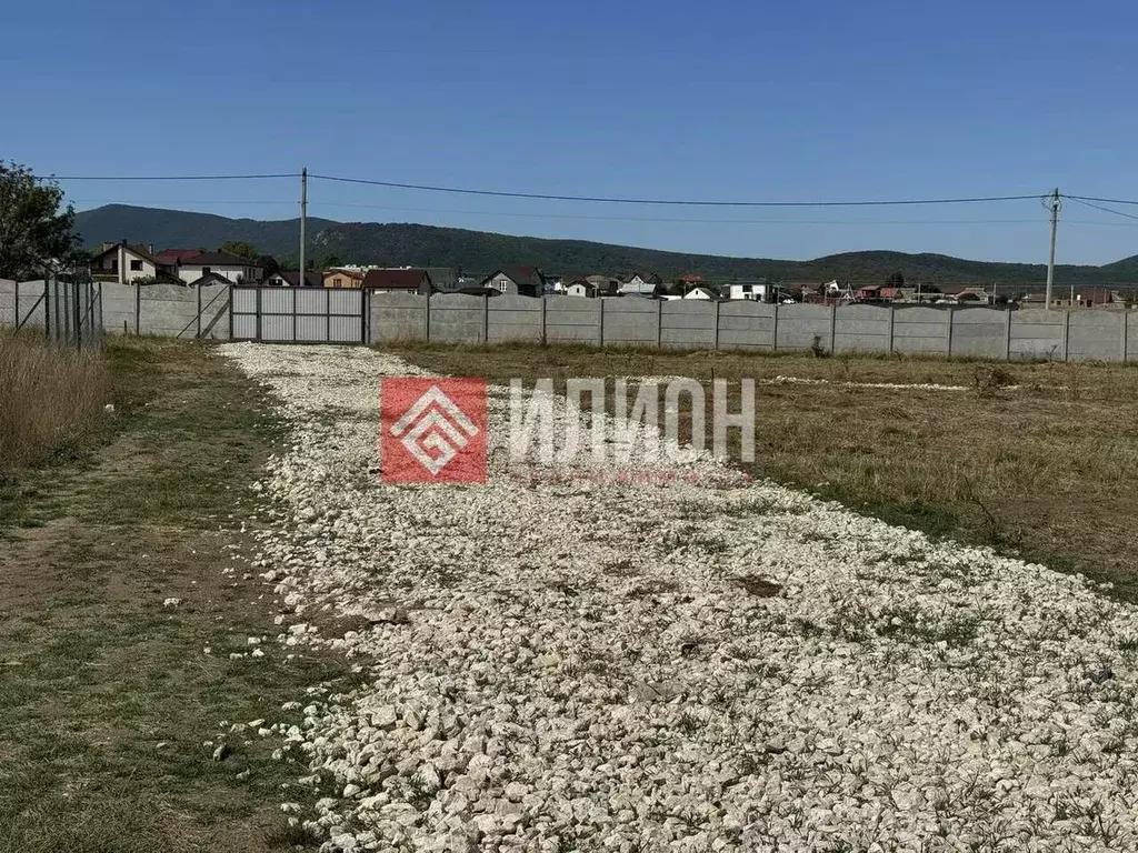 Участок в Севастополь с. Орлиное, ул. Интернациональная, 64 (4.0 сот.) - Фото 2
