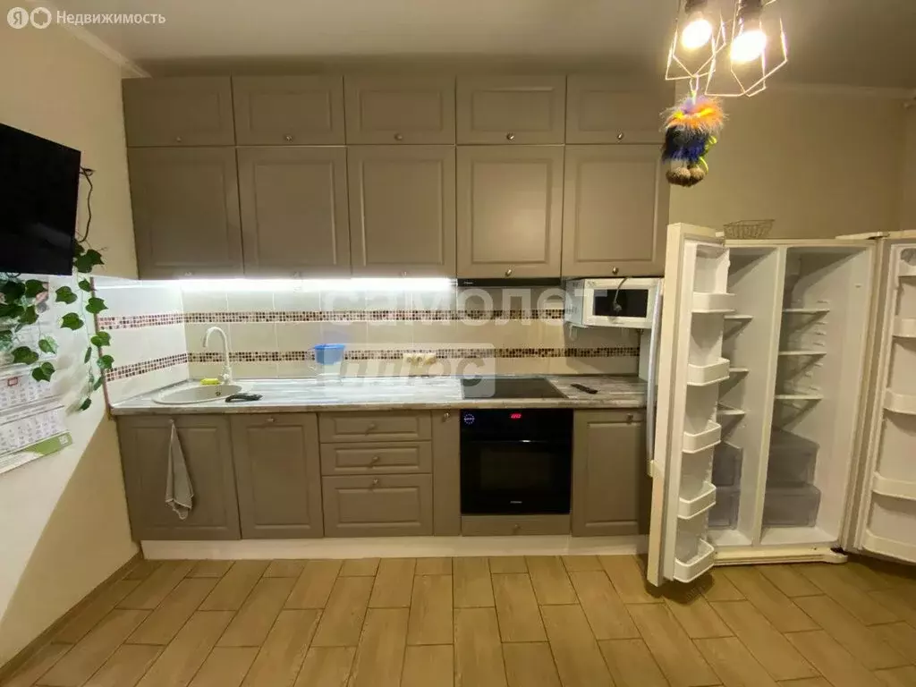 2-комнатная квартира: Омск, проспект Комарова, 11 (58.8 м) - Фото 1