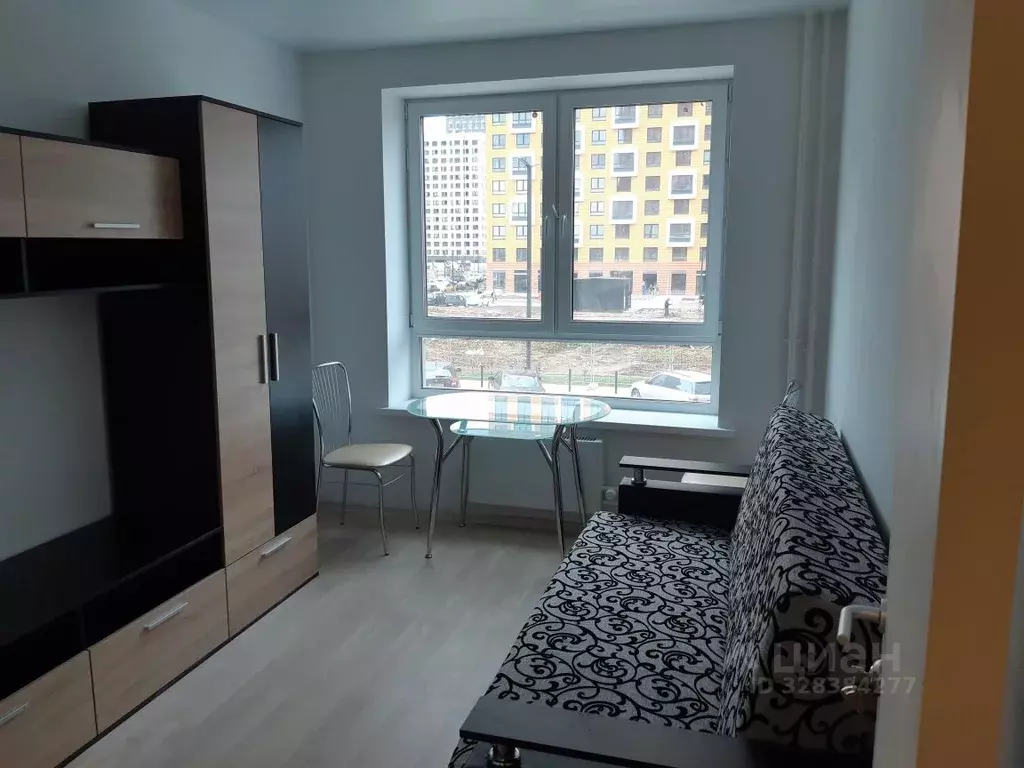 3-к кв. Москва ул. Саларьевская, 10к2 (59.0 м) - Фото 2