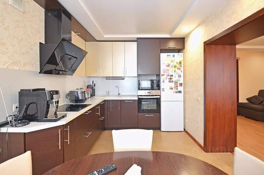 2-к кв. Тюменская область, Тюмень ул. Самарцева, 3 (63.2 м) - Фото 1