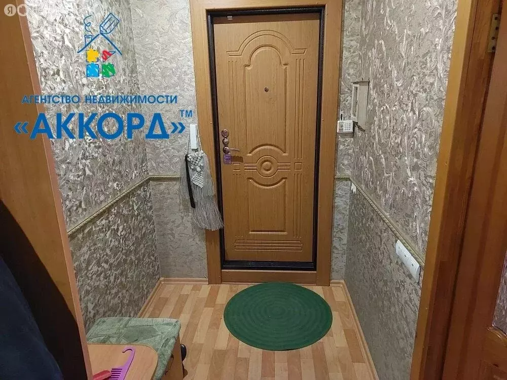 4-комнатная квартира: Барнаул, Павловский тракт, 233 (78 м) - Фото 1