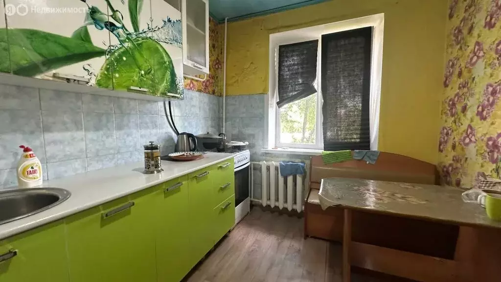 2-комнатная квартира: Ирбит, улица Маршала Жукова, 16 (48 м) - Фото 0