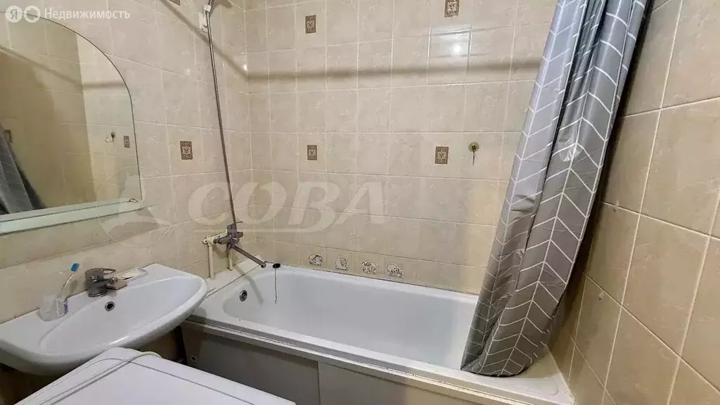 2-комнатная квартира: Тюмень, улица Орджоникидзе, 16к1 (72 м) - Фото 1