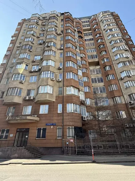 Продается 4-комнатная квартира - Фото 1