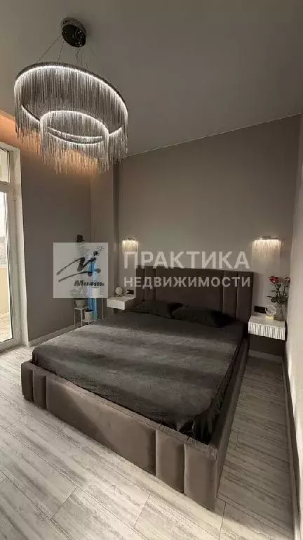 Продается 4-комнатная квартира - Фото 1