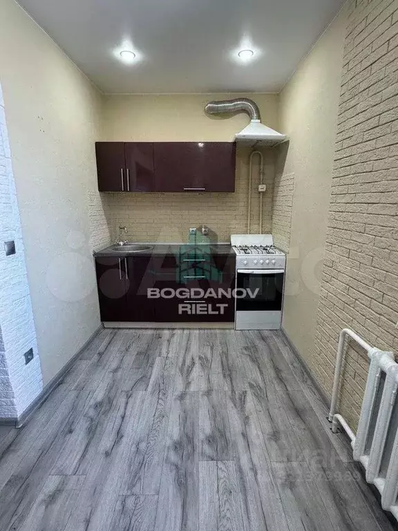 2-к кв. Омская область, Омск ул. 35-я Северная, 1/1 (45.0 м) - Фото 0