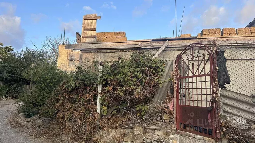 Участок в Севастополь ул. Каманина, 27 (4.3 сот.) - Фото 0