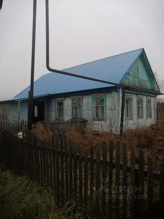 Дом в Оренбургская область, Кувандыкский муниципальный округ, с. ... - Фото 1