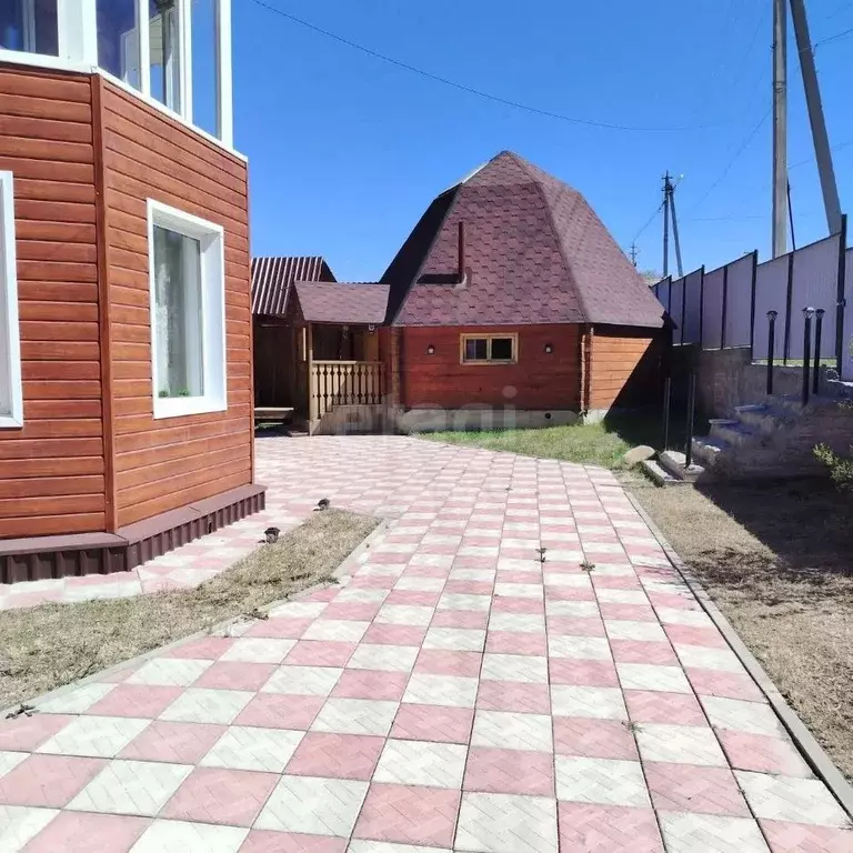 Дом в Алтай, Усть-Канский район, с. Усть-Кан Кирпичная ул., 23 (140 м) - Фото 1