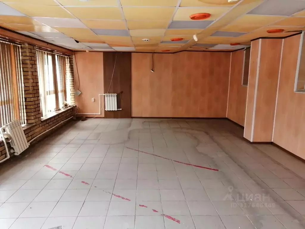 Помещение свободного назначения в Пермский край, Губаха ул. Дегтярева, ... - Фото 1