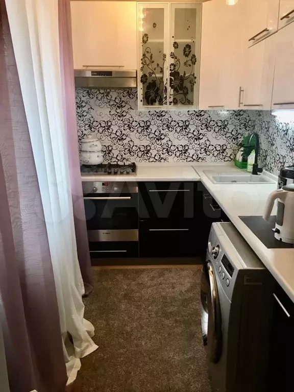 2-к. квартира, 60 м, 4/9 эт. - Фото 1