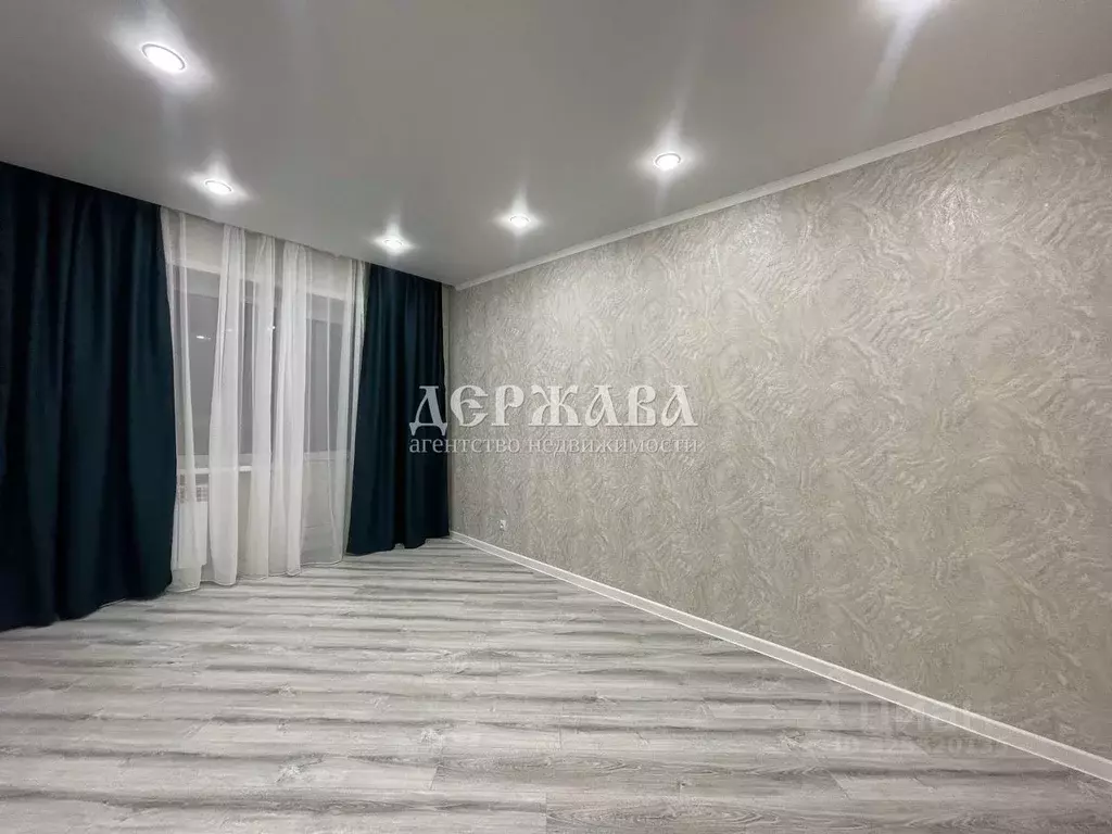 3-к кв. Белгородская область, Старый Оскол Горняк мкр, 4 (56.1 м) - Фото 1