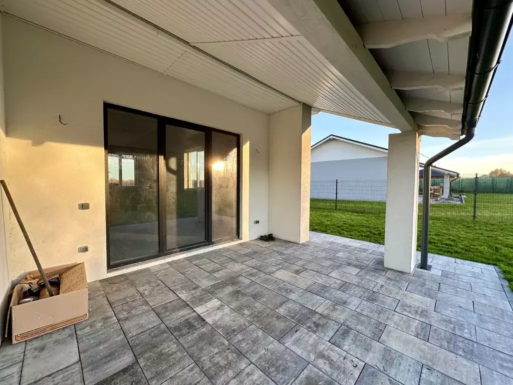 Дом в Калининградская область, Гурьевский муниципальный округ, пос. ... - Фото 1