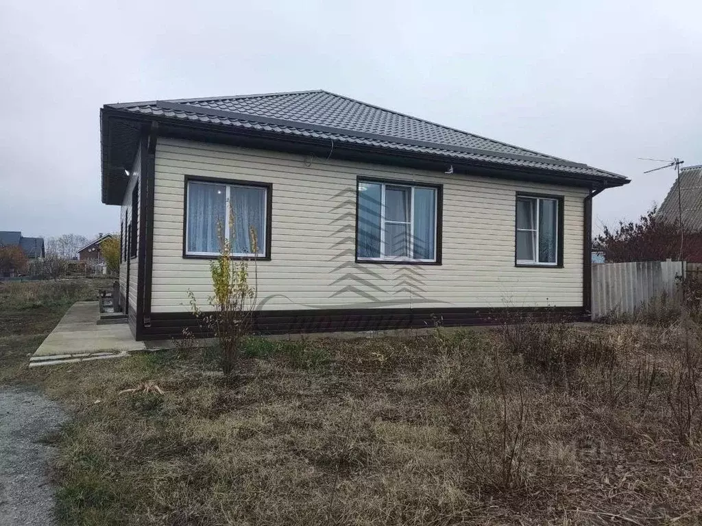 Дом в Белгородская область, Старооскольский городской округ, с. Озерки ... - Фото 1