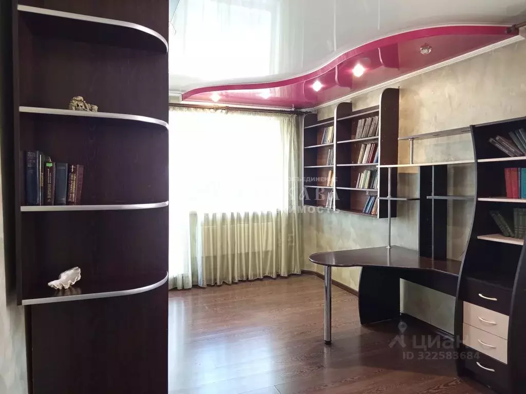 3-к кв. Кемеровская область, Ленинск-Кузнецкий ул. Зварыгина, 8 (60.0 ... - Фото 1