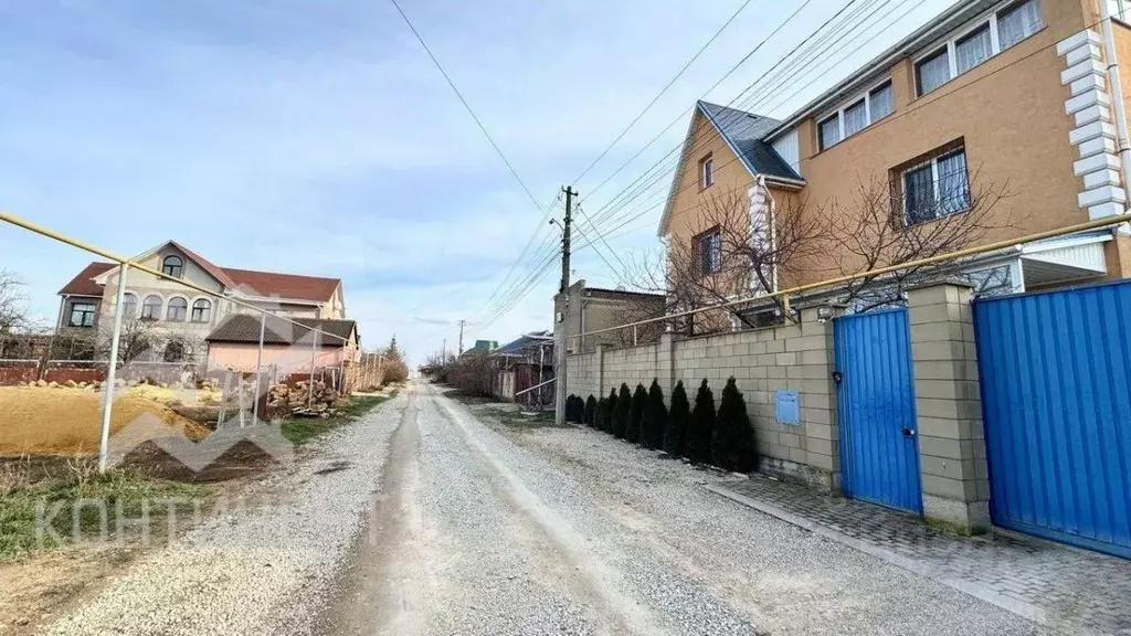 Дом в Крым, Сакский район, Ореховское с/пос, с. Михайловка ул. ... - Фото 1