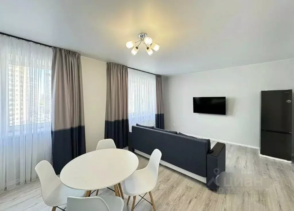 3-к кв. Тюменская область, Тюмень ул. Мельникайте, 36 (79.3 м) - Фото 2