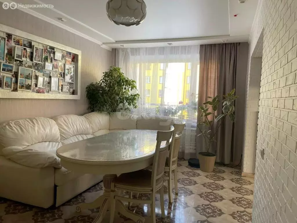 4-комнатная квартира: Петропавловск-Камчатский, улица Ларина, 16/1 (74 ... - Фото 1